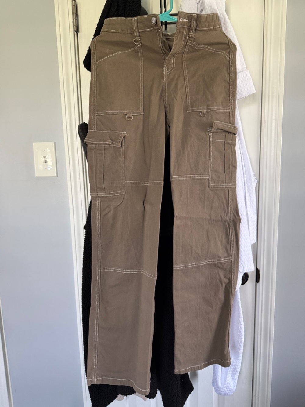 Straight Leg Utility Cargo Pants in Brown - Women's